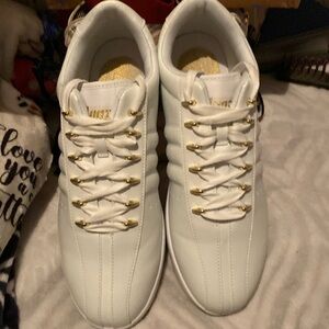 These are men’s sneakers.